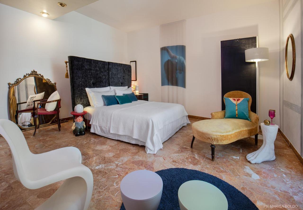 Billie'S Flat Red - Art & Design Apt In Verona Historic Centre Экстерьер фото