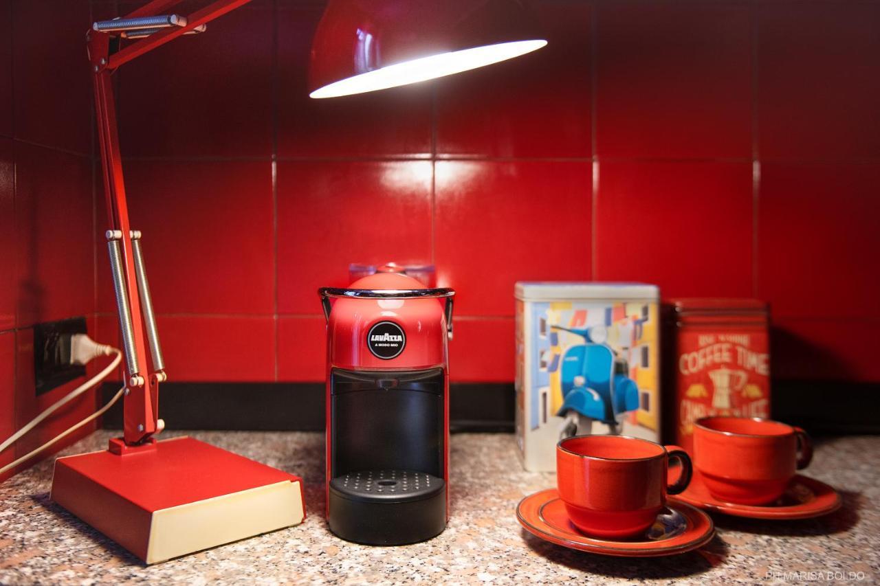 Billie'S Flat Red - Art & Design Apt In Verona Historic Centre Экстерьер фото